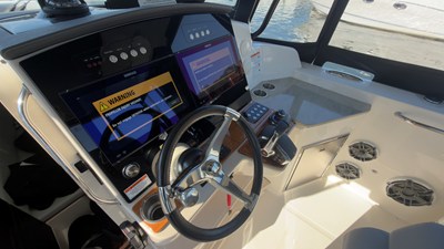 Boston Whaler 350 REALM 19 2025 Boston Whaler 350 REALM 20