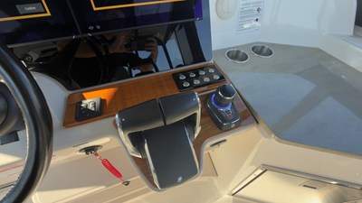 Boston Whaler 350 REALM 20 2025 Boston Whaler 350 REALM 21