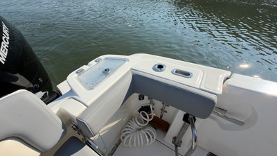 Boston Whaler 350 REALM 28 2025 Boston Whaler 350 REALM 29