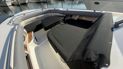Boston Whaler 350 REALM 39 2025 Boston Whaler 350 REALM 40