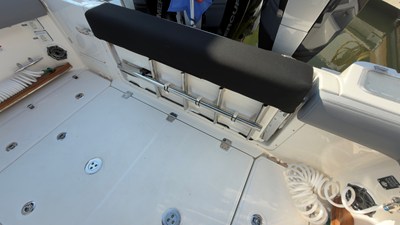 Boston Whaler 350 REALM 41 2025 Boston Whaler 350 REALM 42