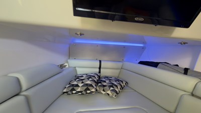 Boston Whaler 350 REALM 51 2025 Boston Whaler 350 REALM 52