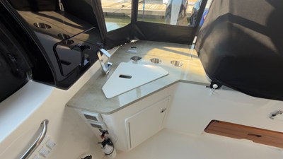Boston Whaler 350 REALM 53 2025 Boston Whaler 350 REALM 54