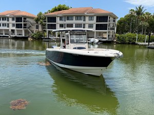 Robalo R302 CENTER CONSOLE 2 2017 Robalo R302 CENTER CONSOLE 3