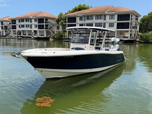 Robalo R302 CENTER CONSOLE 4 2017 Robalo R302 CENTER CONSOLE 5