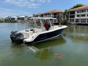 Robalo R302 CENTER CONSOLE 10 2017 Robalo R302 CENTER CONSOLE 11