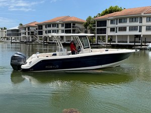 Robalo R302 CENTER CONSOLE 13 2017 Robalo R302 CENTER CONSOLE 14