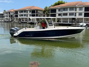 Robalo R302 CENTER CONSOLE 14 2017 Robalo R302 CENTER CONSOLE 15