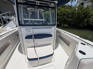 Robalo R302 CENTER CONSOLE 16 2017 Robalo R302 CENTER CONSOLE 17