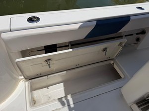 Robalo R302 CENTER CONSOLE 23 2017 Robalo R302 CENTER CONSOLE 24