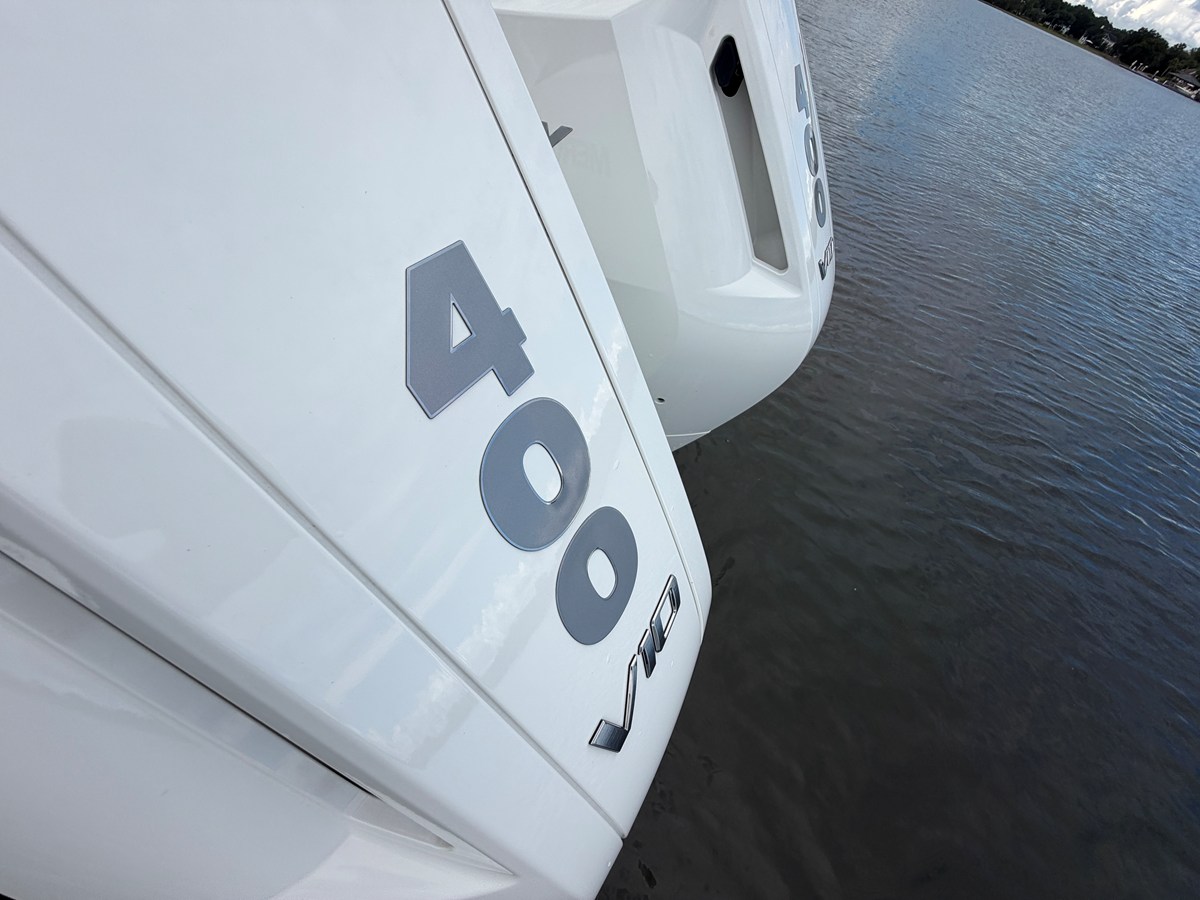 2026 Boston Whaler 330 Vantage 5