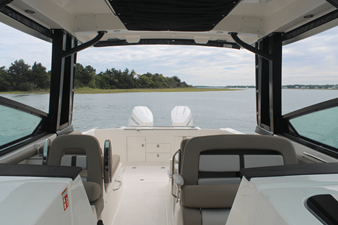 Boston Whaler 330 Vantage 3 2026 Boston Whaler 330 Vantage 4
