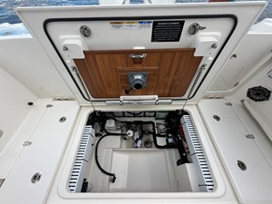 Boston Whaler 330 Vantage 10 2026 Boston Whaler 330 Vantage 11