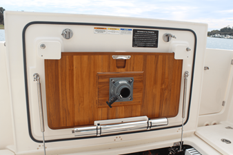 Boston Whaler 330 Vantage 11 2026 Boston Whaler 330 Vantage 12