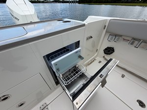 Boston Whaler 330 Vantage 13 2026 Boston Whaler 330 Vantage 14