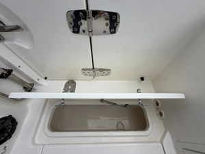 Boston Whaler 330 Vantage 16 2026 Boston Whaler 330 Vantage 17