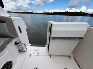 Boston Whaler 330 Vantage 17 2026 Boston Whaler 330 Vantage 18
