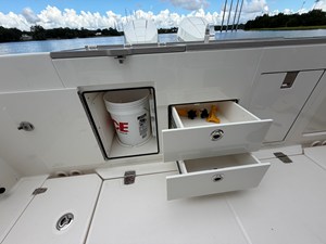 Boston Whaler 330 Vantage 18 2026 Boston Whaler 330 Vantage 19