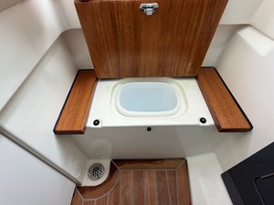 Boston Whaler 330 Vantage 42 2026 Boston Whaler 330 Vantage 43