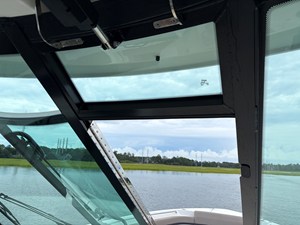 Boston Whaler 330 Vantage 46 2026 Boston Whaler 330 Vantage 47
