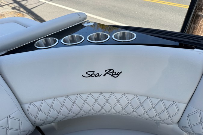 2026 Sea Ray SLX 280 Outboard 12