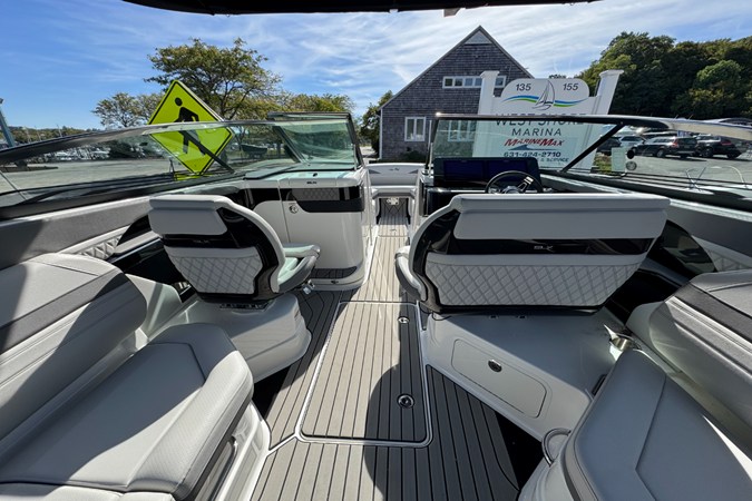 2026 Sea Ray SLX 280 Outboard 14