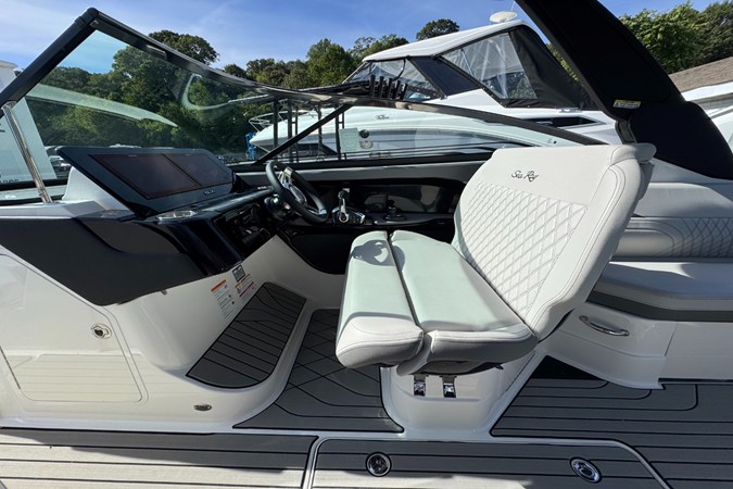 2026 Sea Ray SLX 280 Outboard 17