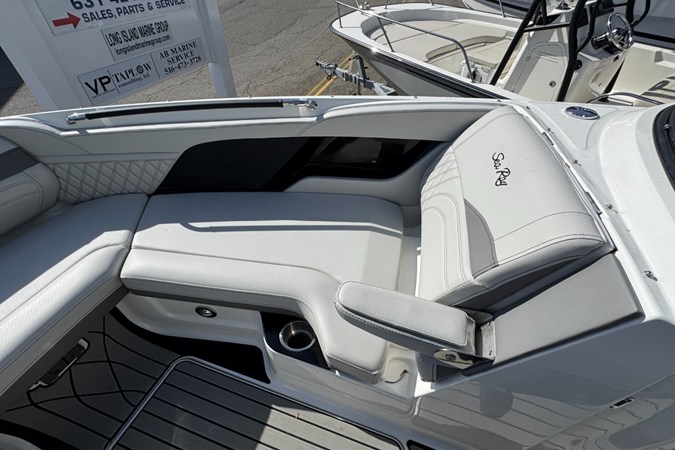 2026 Sea Ray SLX 280 Outboard 27