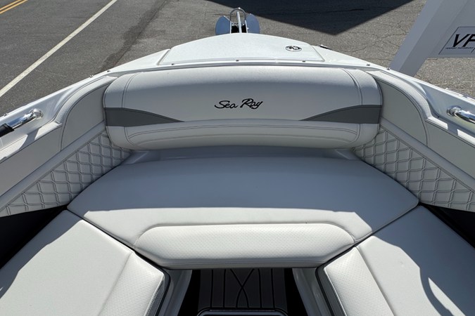 2026 Sea Ray SLX 280 Outboard 28