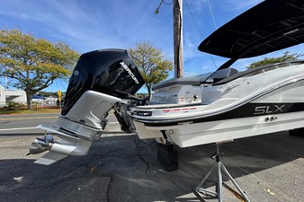Sea Ray SLX 280 Outboard 2 2026 Sea Ray SLX 280 Outboard 3