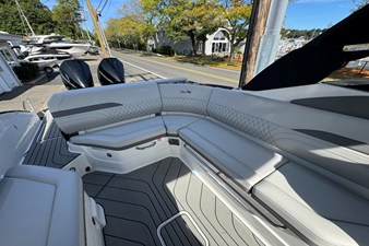 Sea Ray SLX 280 Outboard 7 2026 Sea Ray SLX 280 Outboard 8