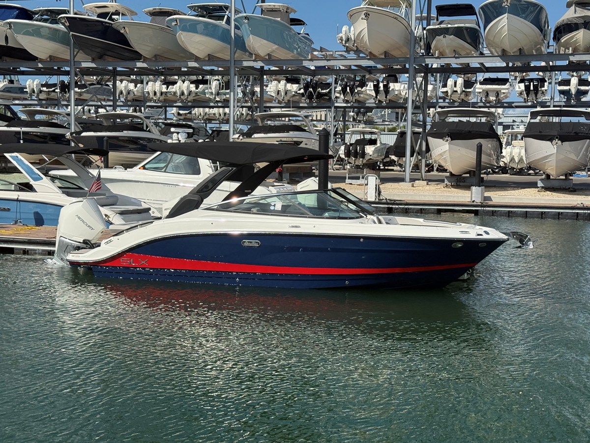 2026 Sea Ray SLX 260 Outboard 2