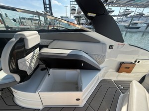 Sea Ray SLX 260 Outboard 16 2026 Sea Ray SLX 260 Outboard 17