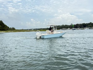 Boston Whaler 210 Montauk 2 2027 Boston Whaler 210 Montauk 3