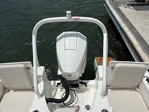 2027 Boston Whaler 210 Montauk 10
