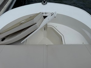 2027 Boston Whaler 210 Montauk 23
