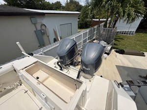 Pursuit 2870 CENTER CONSOLE 14 1999 Pursuit 2870 CENTER CONSOLE 15