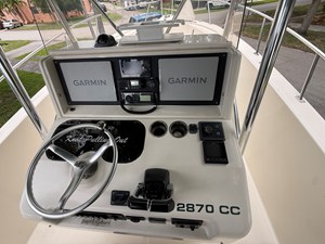Pursuit 2870 CENTER CONSOLE 21 1999 Pursuit 2870 CENTER CONSOLE 22