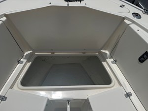 Pursuit 2870 CENTER CONSOLE 43 1999 Pursuit 2870 CENTER CONSOLE 44