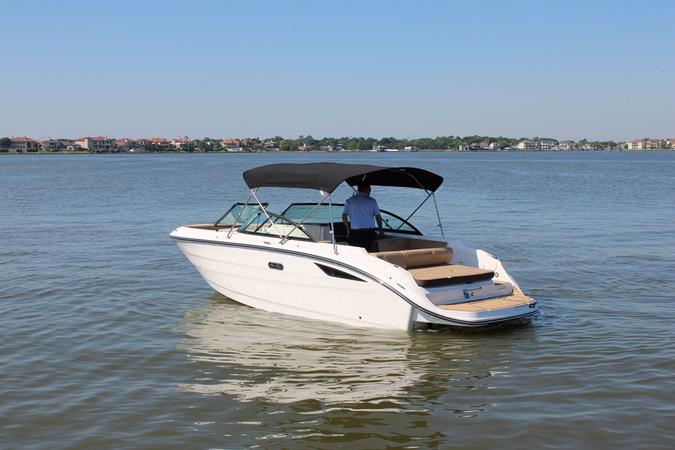 2026 Sea Ray SDX 230 4