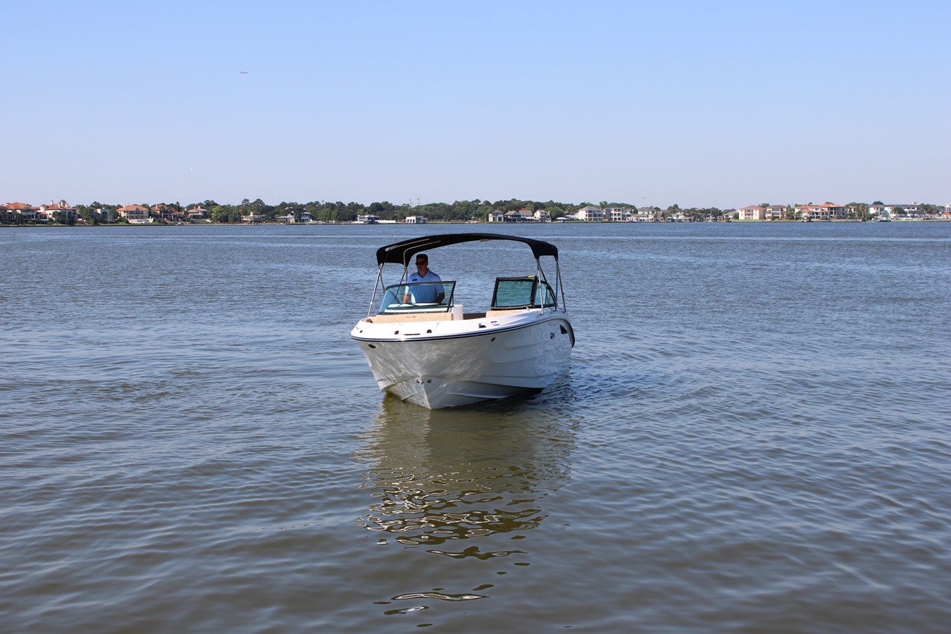 2026 Sea Ray SDX 230 19