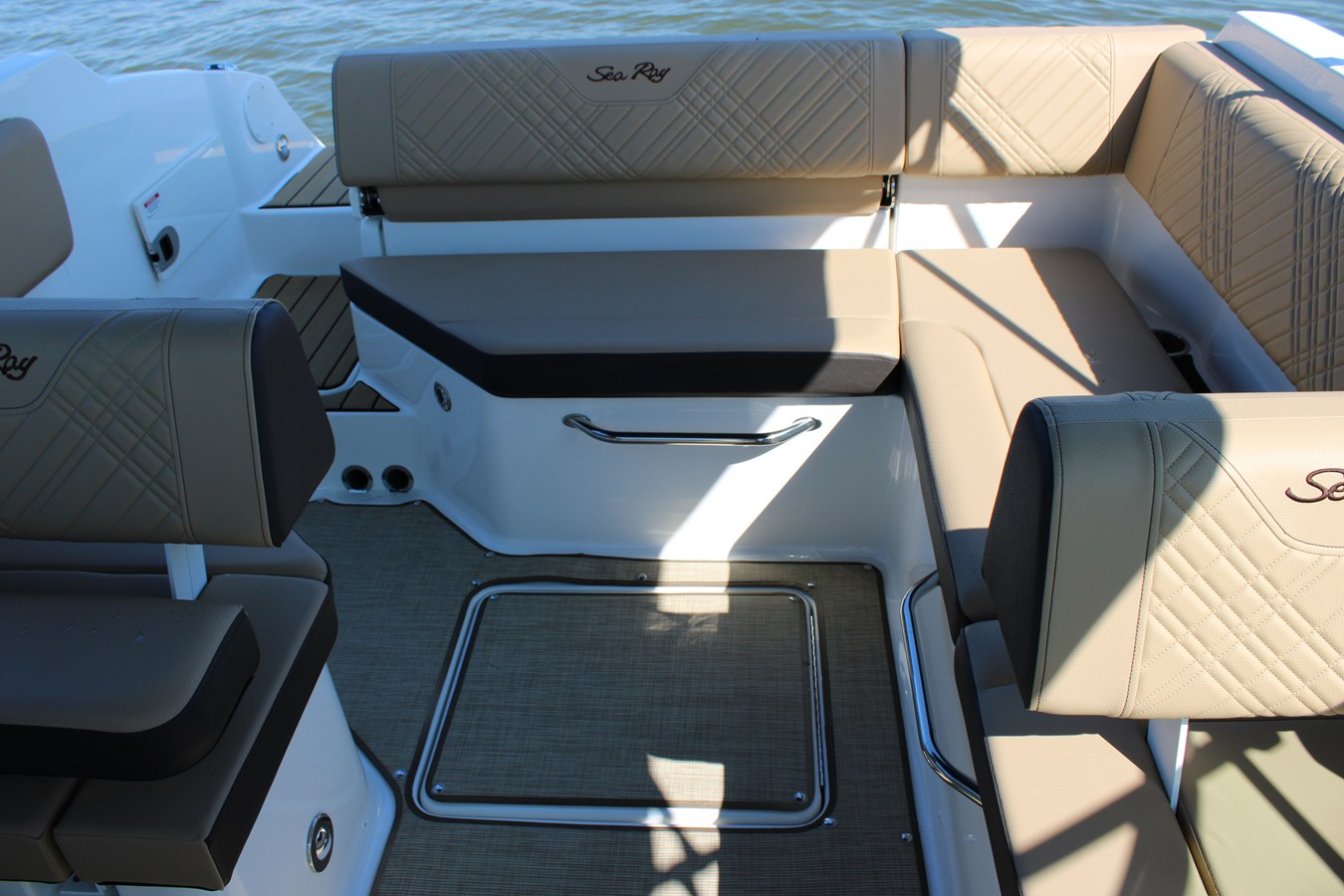 2026 Sea Ray SDX 230 27