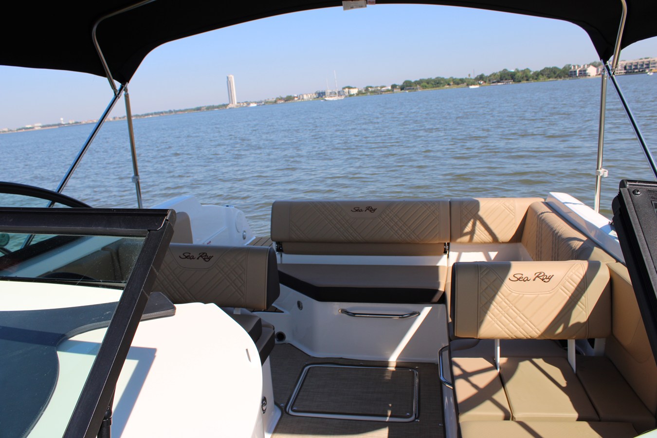 2026 Sea Ray SDX 230 29