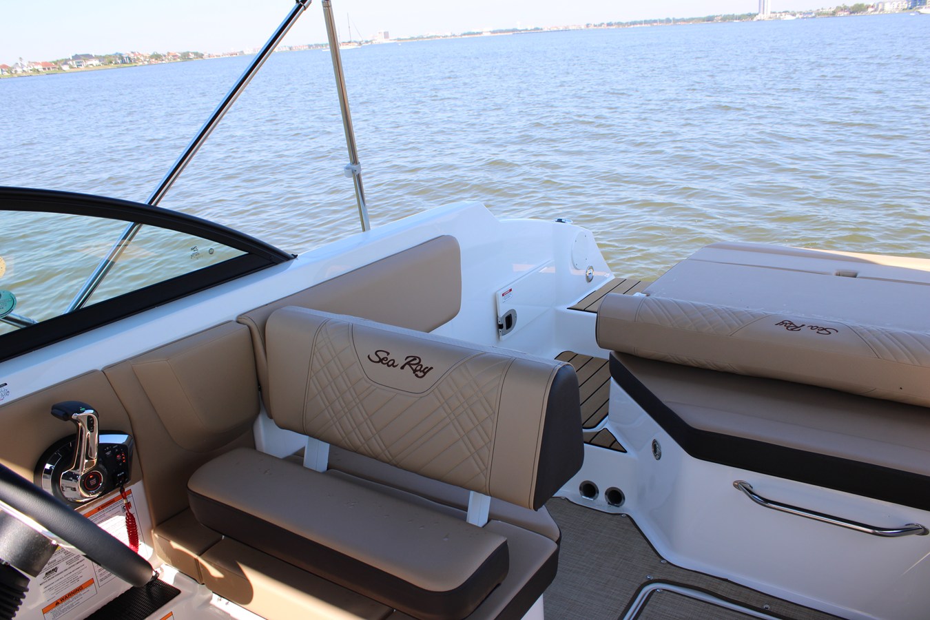 2026 Sea Ray SDX 230 31