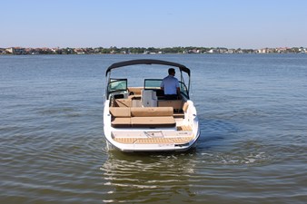 2026 Sea Ray SDX 230 8