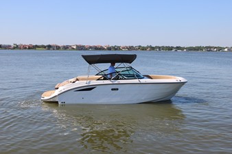 2026 Sea Ray SDX 230 13