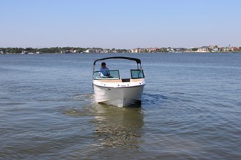 2026 Sea Ray SDX 230 18