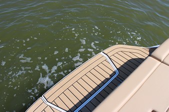 2026 Sea Ray SDX 230 25