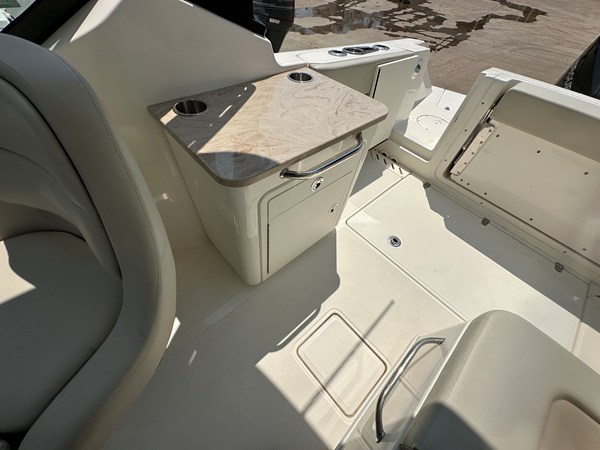 2022 Boston Whaler 240 VANTAGE 4