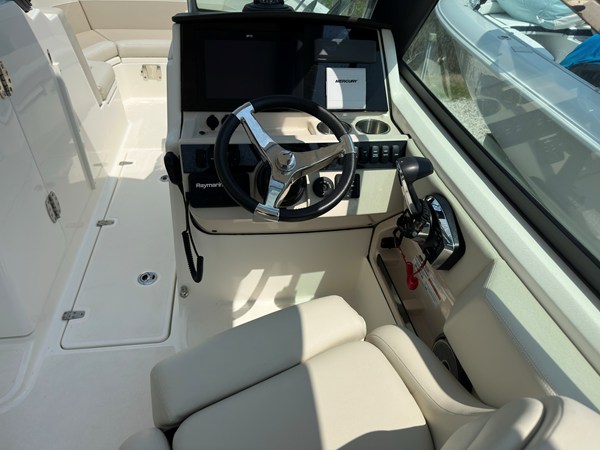 2022 Boston Whaler 240 VANTAGE 6